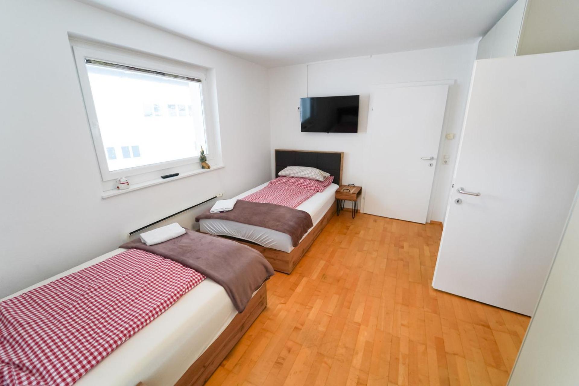 Schlafgut Kuessler - 70m Vom Express Apartment Zell am See
