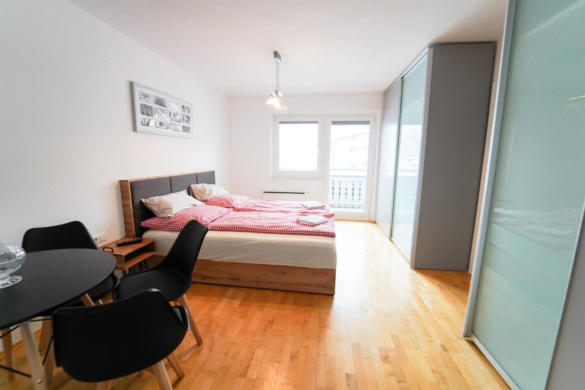 Schlafgut Kuessler - 70m Vom Express Appartement