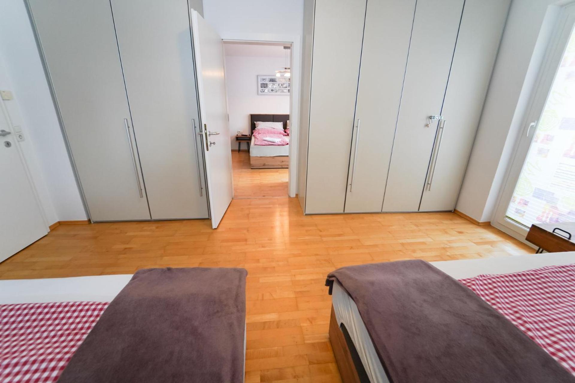 Schlafgut Kuessler - 70m Vom Express Appartement *